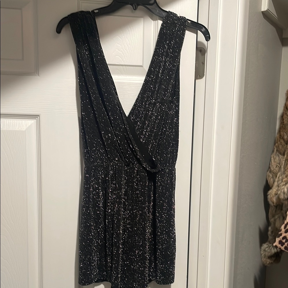 Black Sparkly romper 🔥
